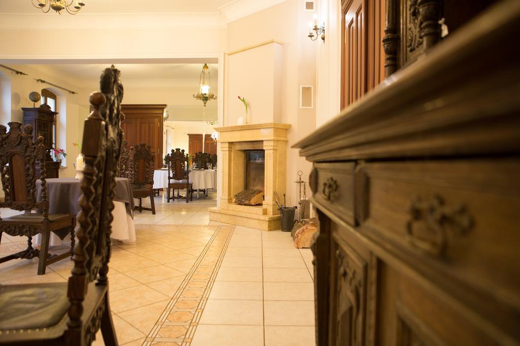 Palac Jablonowo Bed & Breakfast